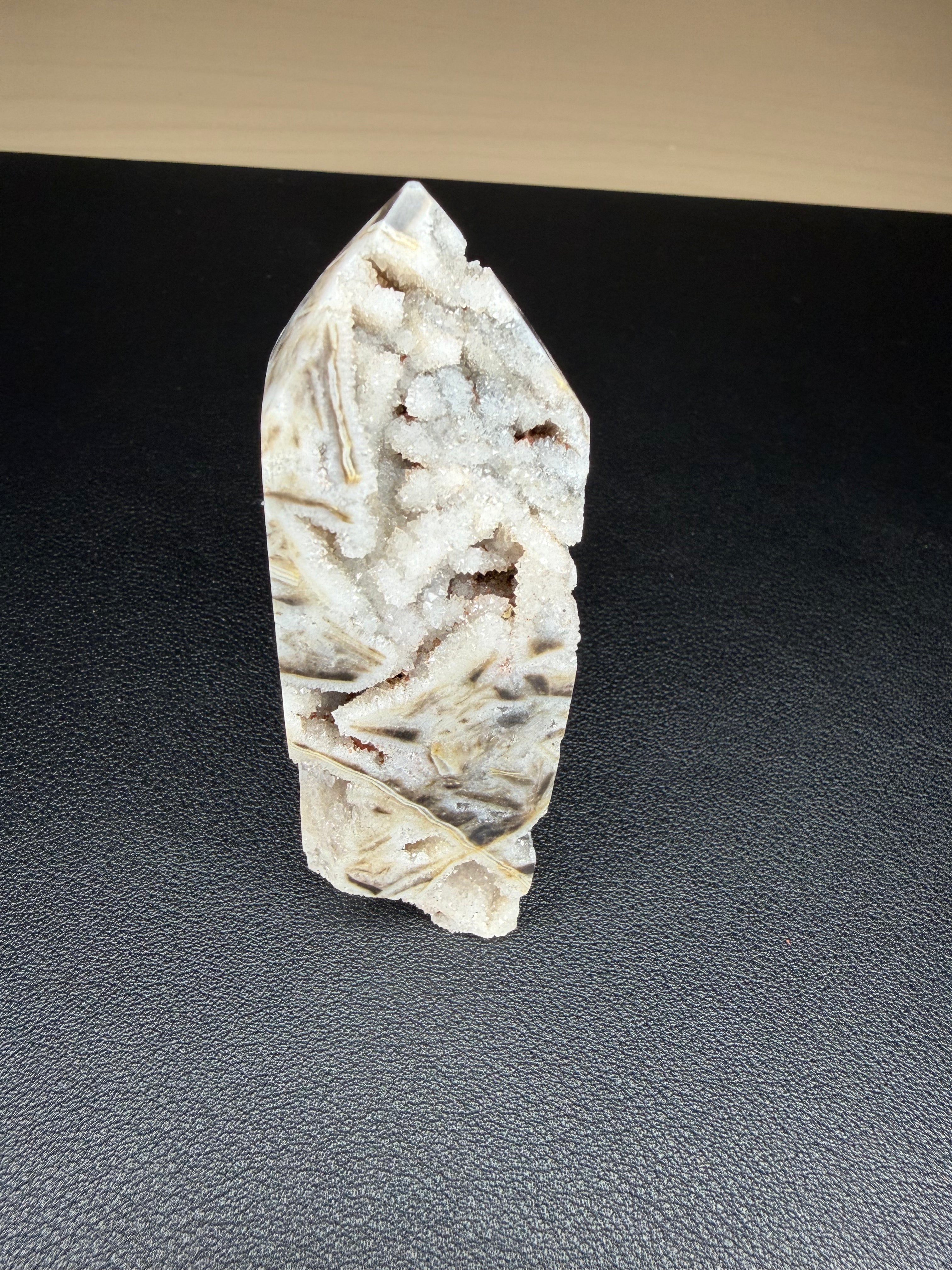 Natural quartz sphalerite tower