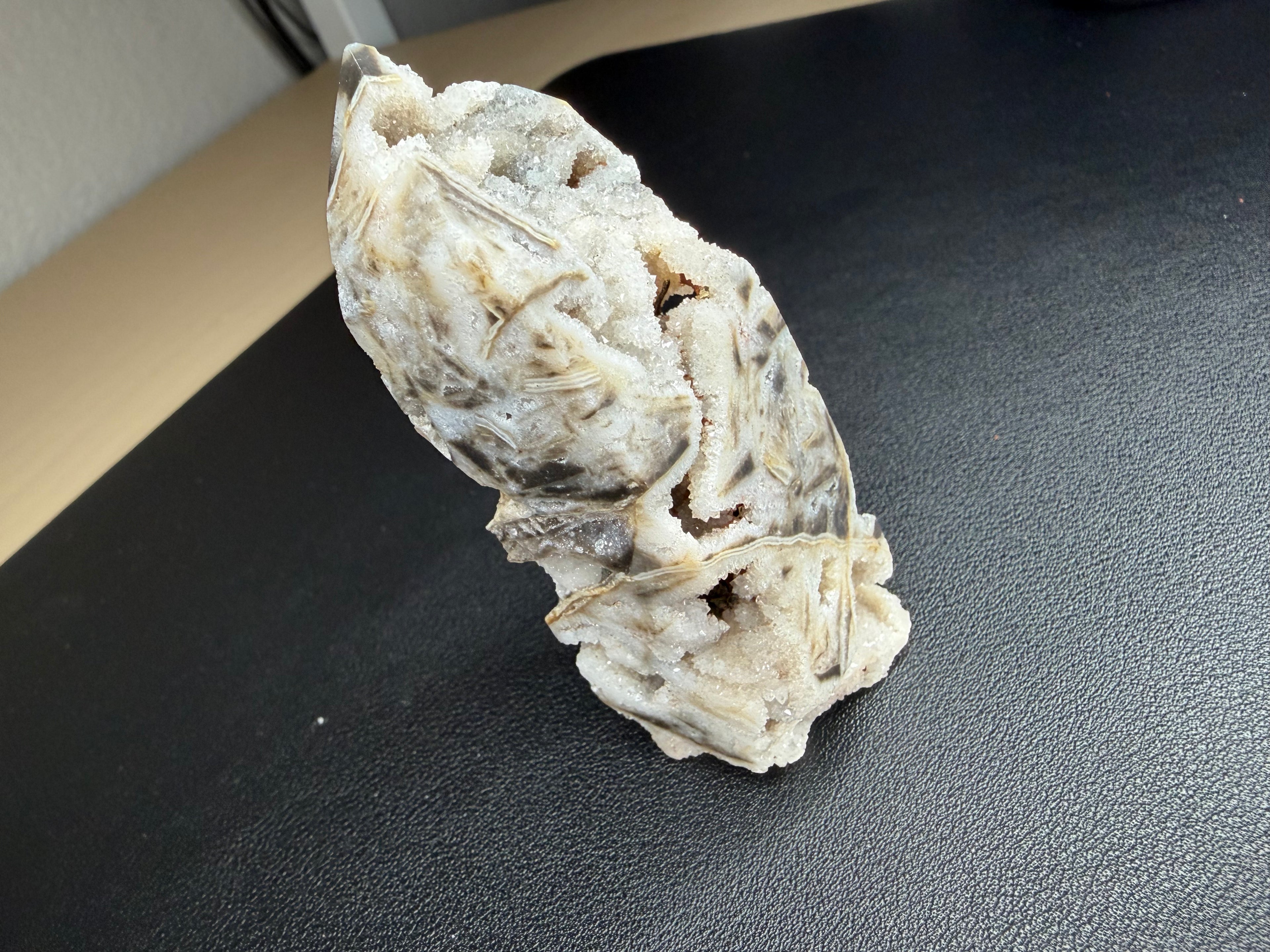 Natural quartz sphalerite tower