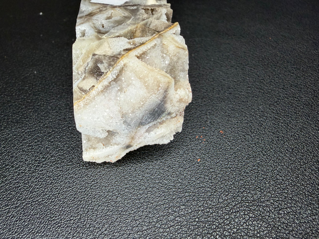 Natural quartz sphalerite tower