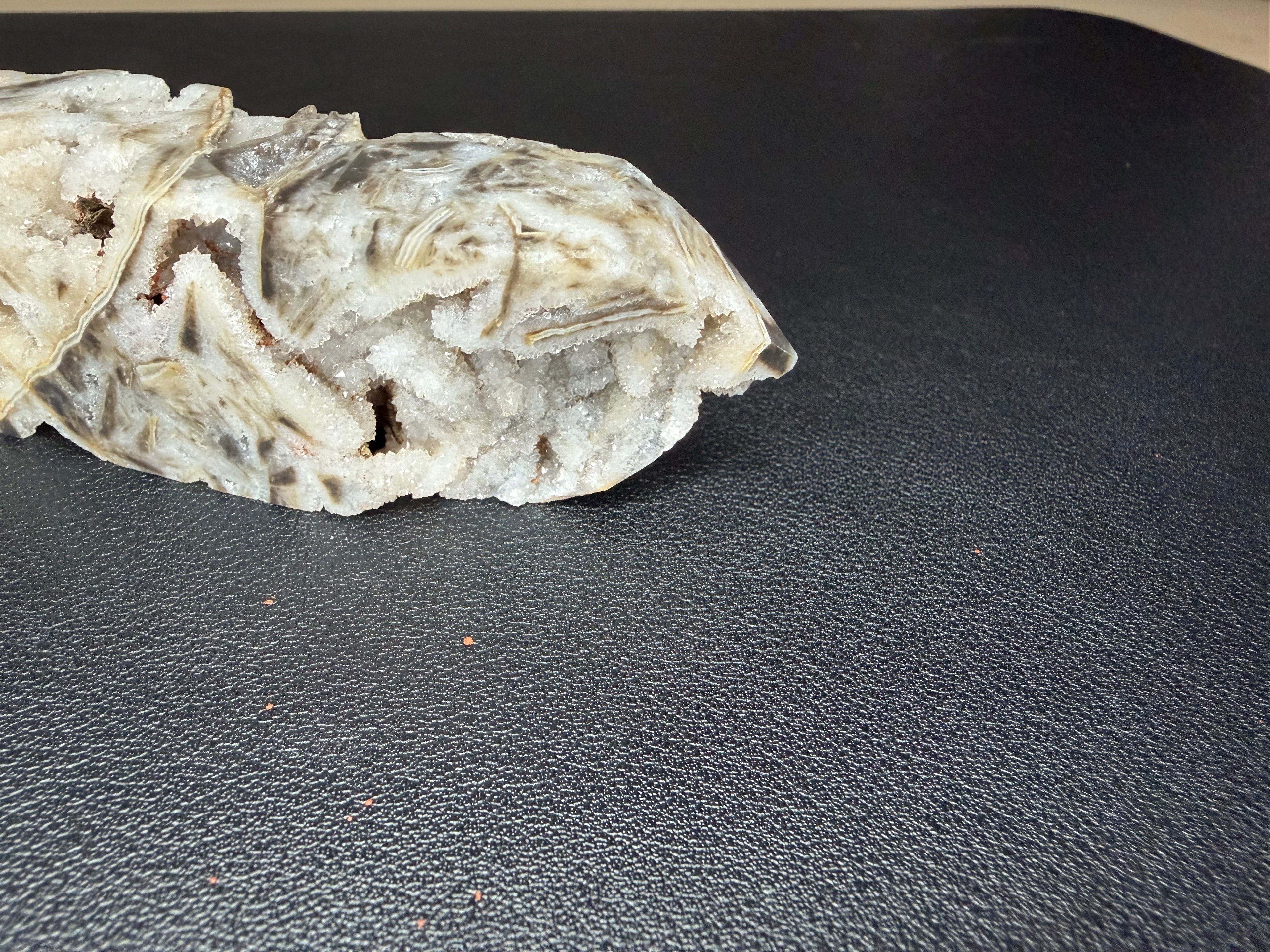 Natural quartz sphalerite tower