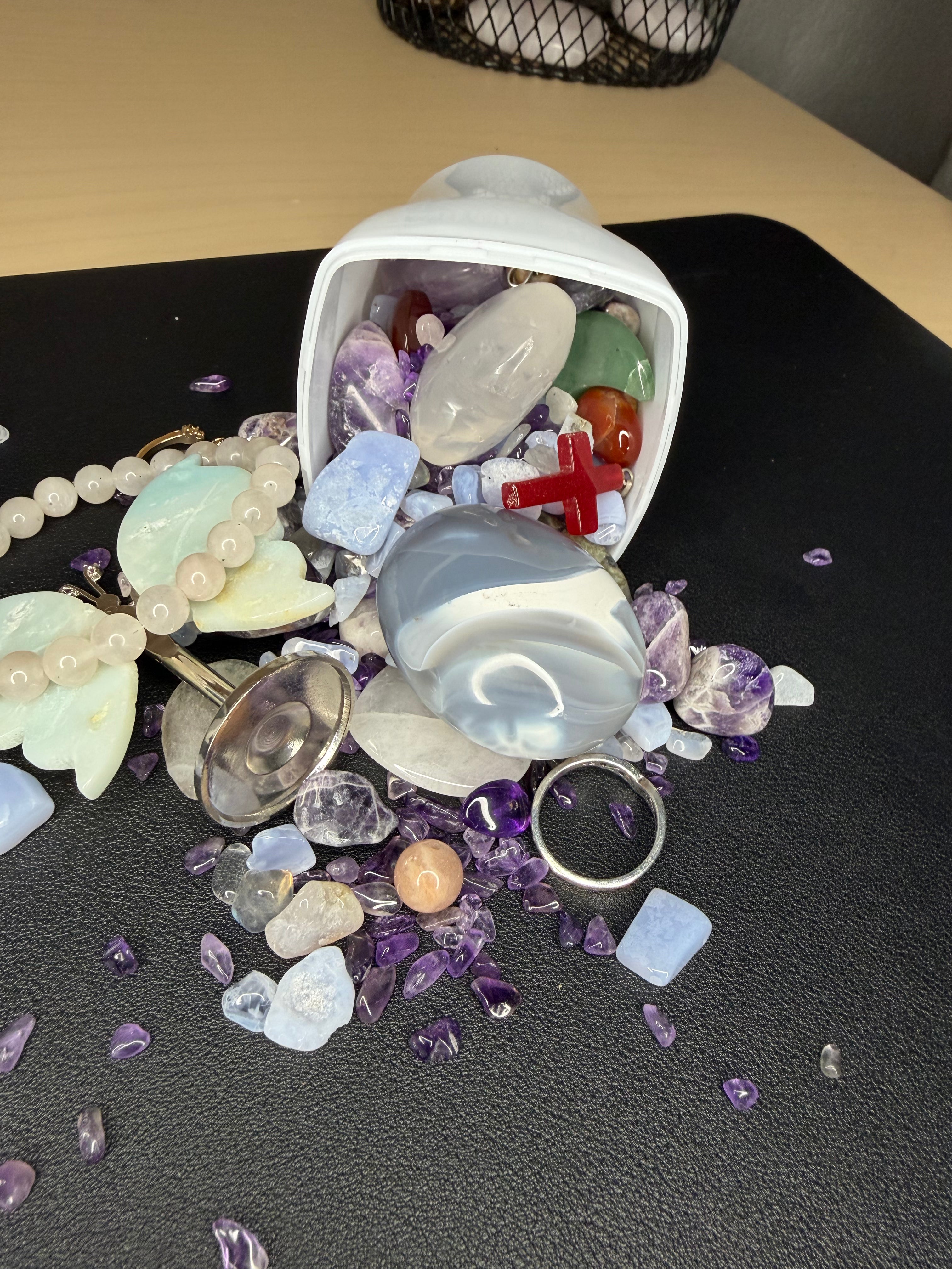 Crystal scoop