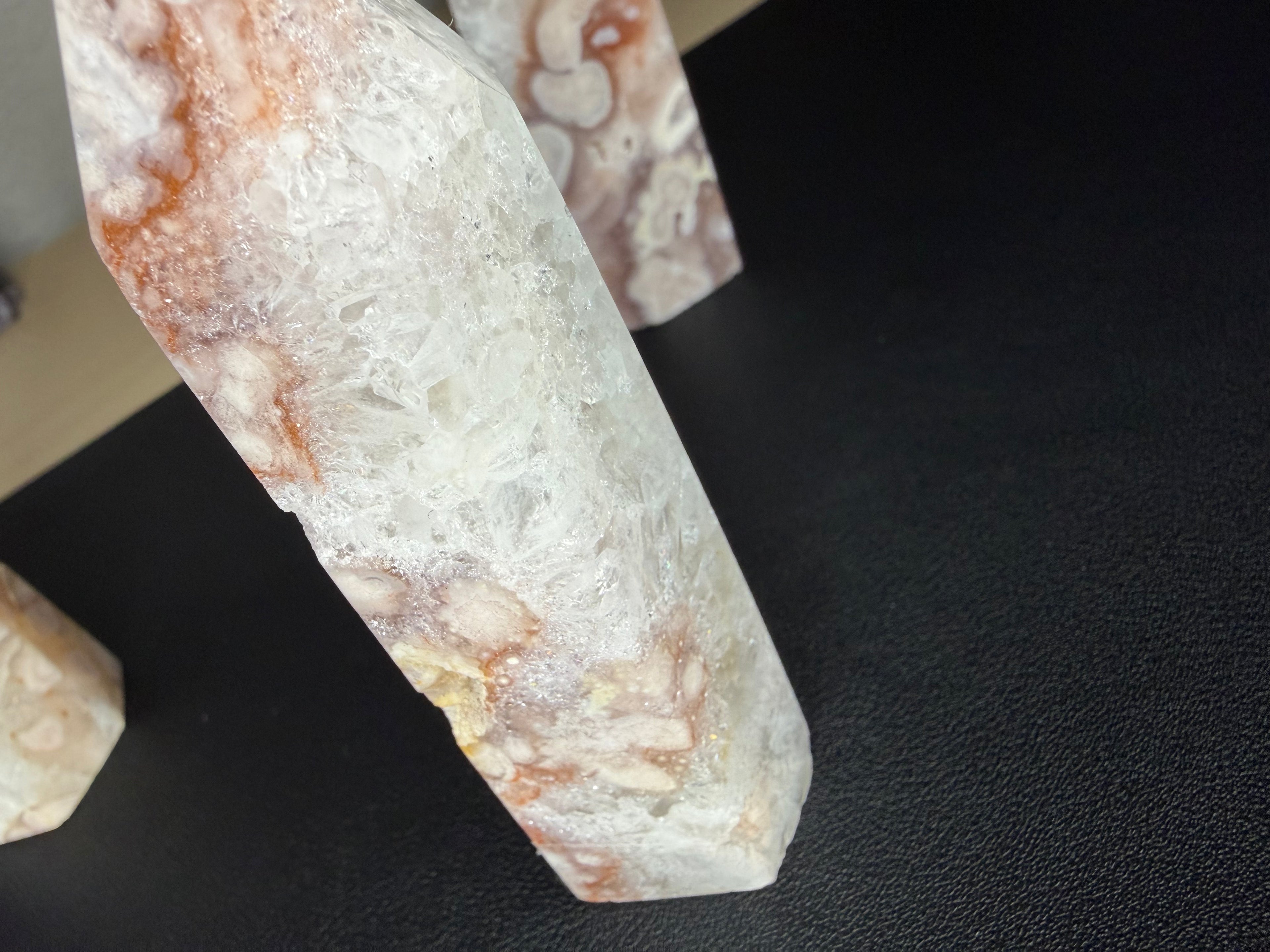 Flower agate tower ￼