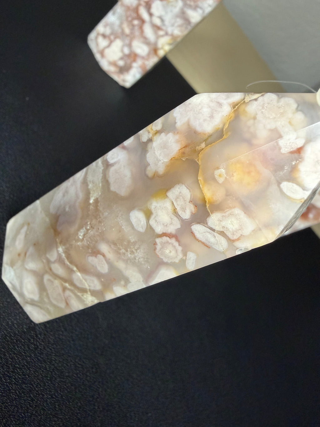 Flower agate tower ￼