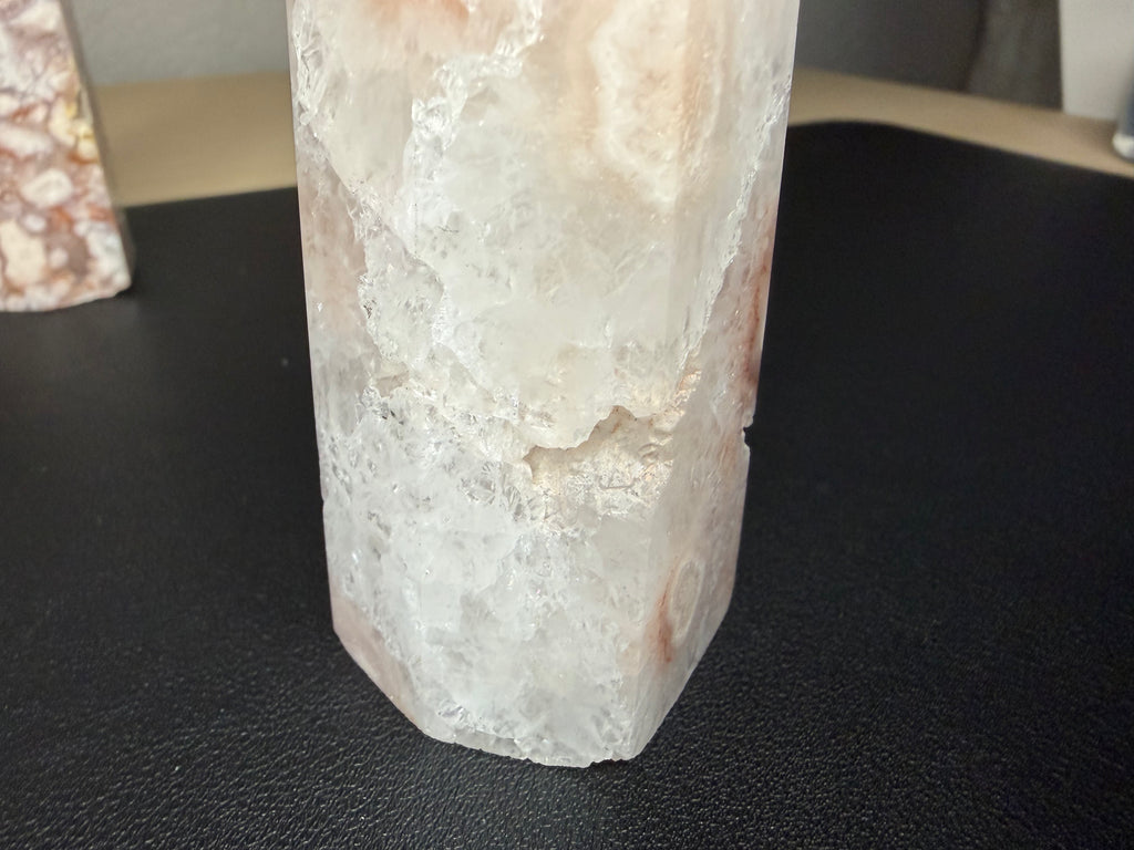 Flower agate tower ￼