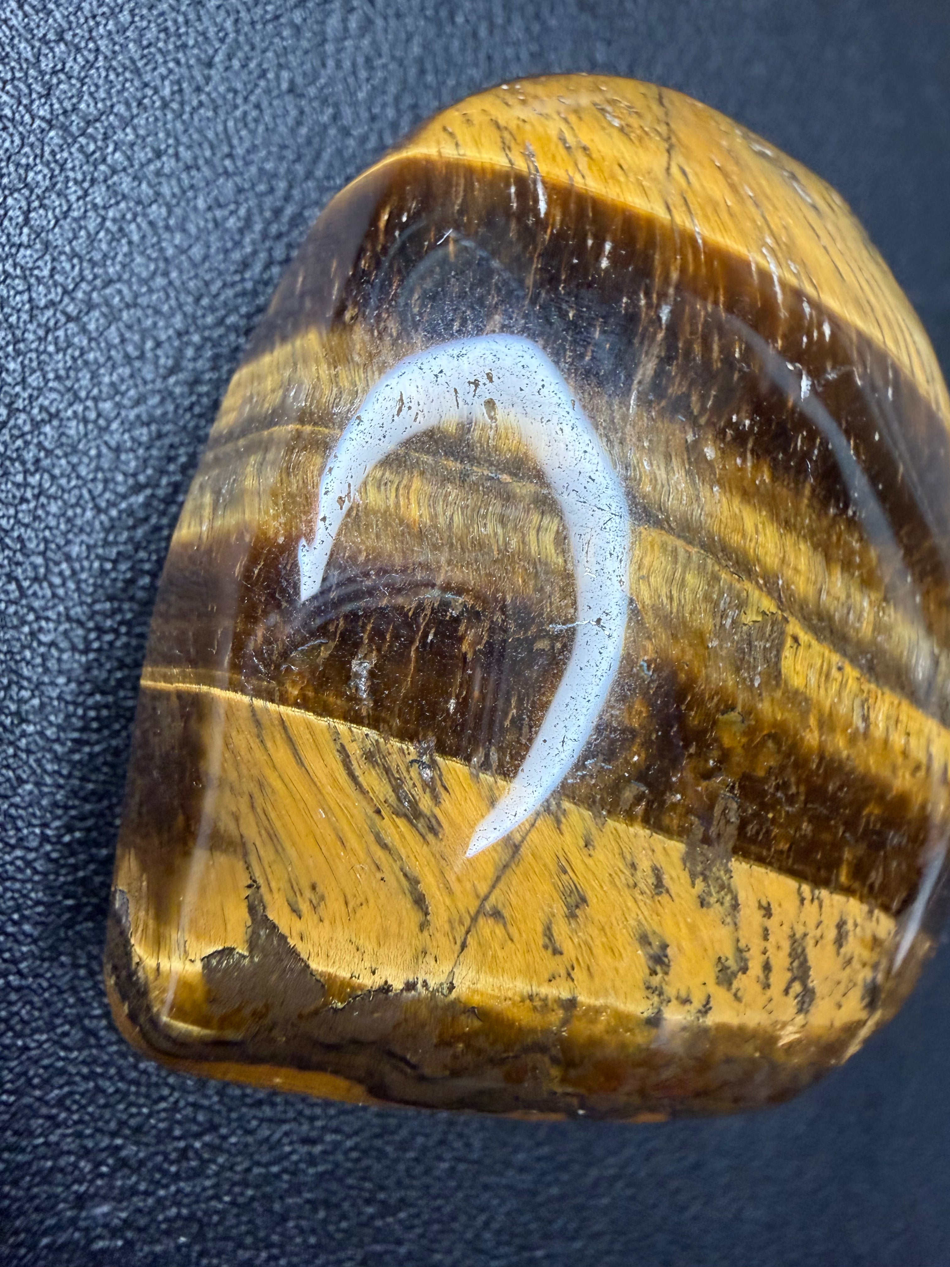 TIGERS EYE Heart