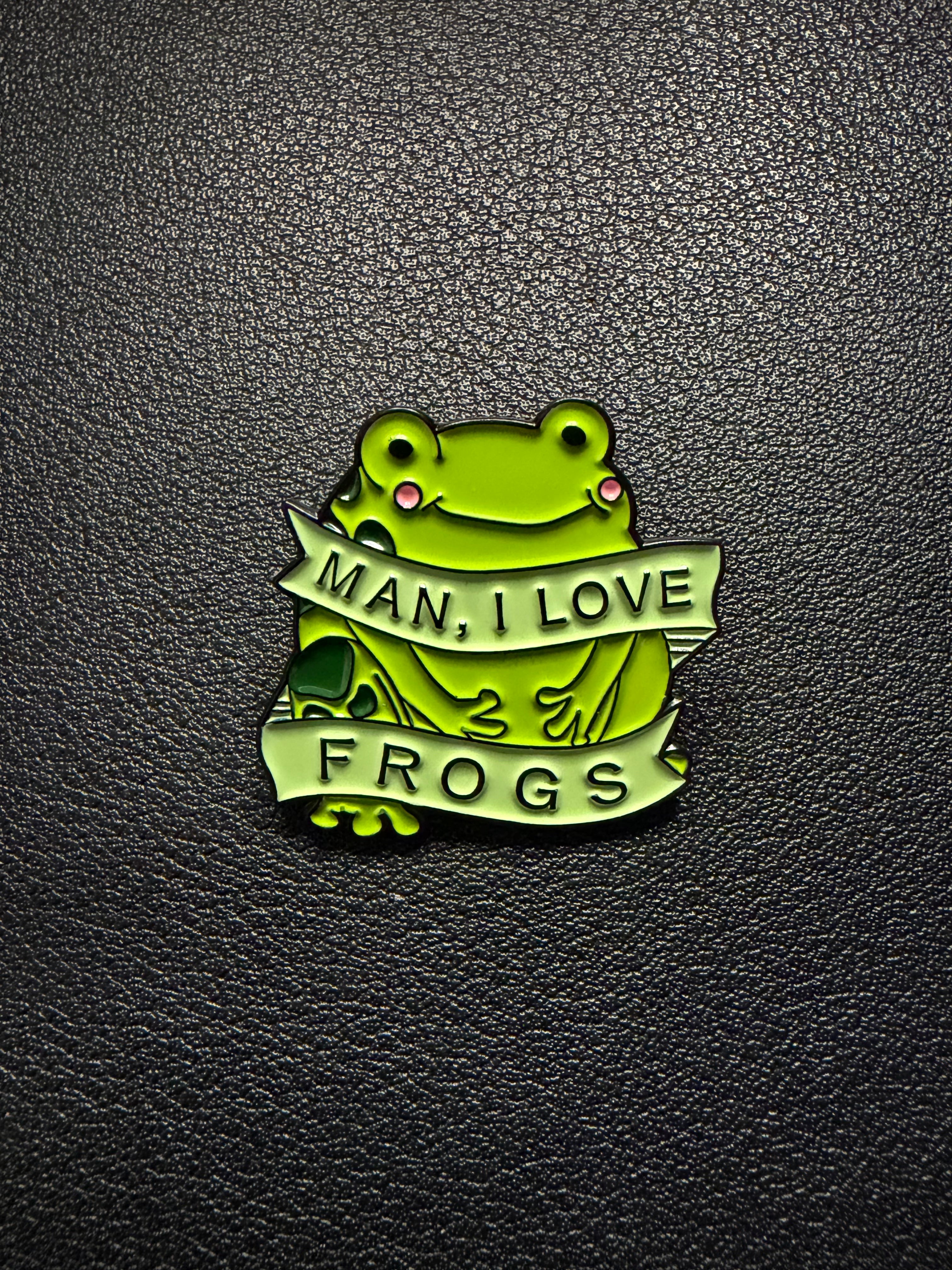 frog love pin