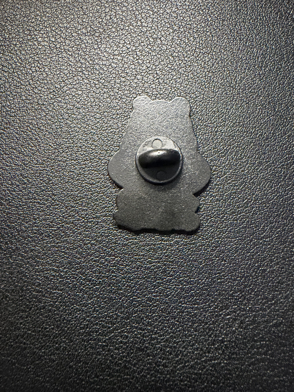 Jungle frog pin